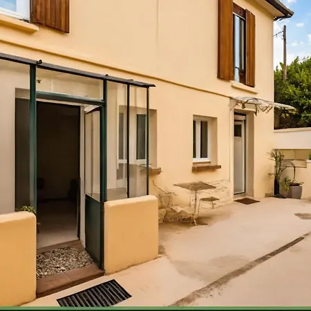 Апартаменты Kinkala, 2 Pieces A 20 Minutes De Paris